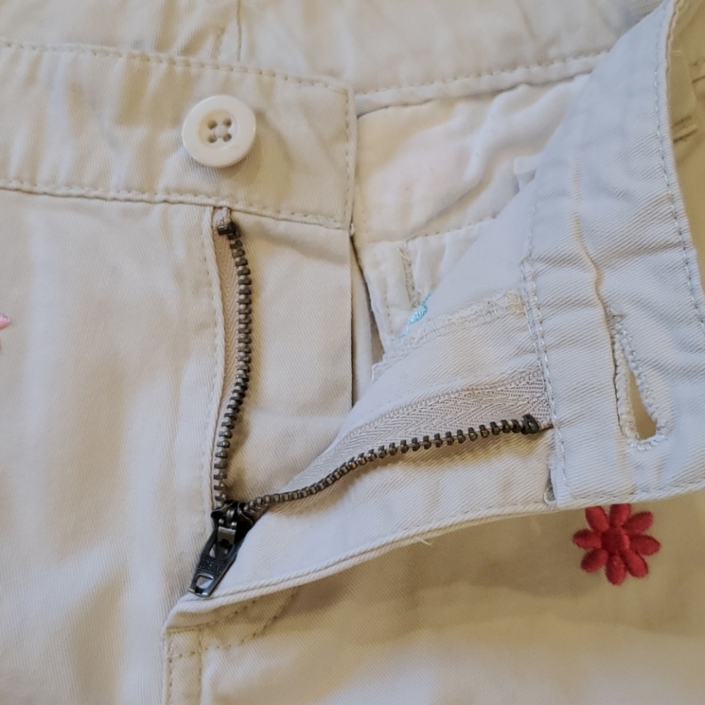 Girls J. Khaki flower embroidered shorts size 14 - Picture 3 of 6